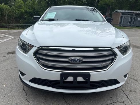 Used 2017 Ford Taurus SE FWD image 3