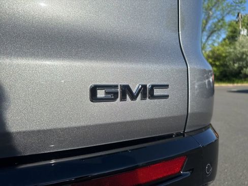 New 2026 GMC Acadia Denali Ultimate w/ LPO, Floor Liner Package AWD/4WD image 68