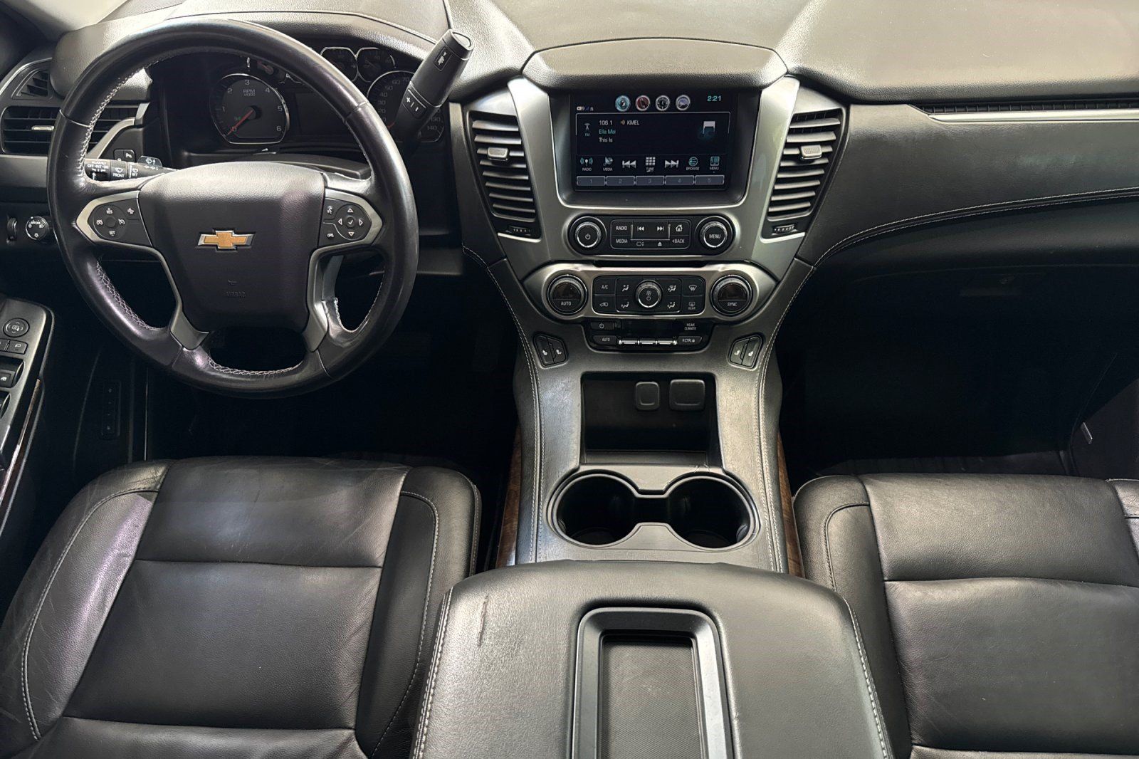 Used 2019 Chevrolet Suburban LT RWD image 16
