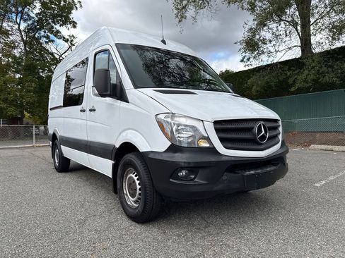 Used 2017 Mercedes-Benz Sprinter 2500 image 10