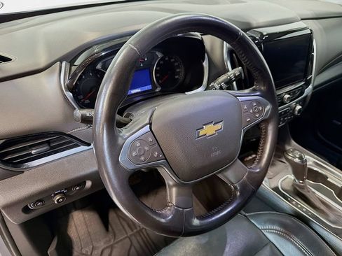 Used 2020 Chevrolet Traverse Premier FWD image 11