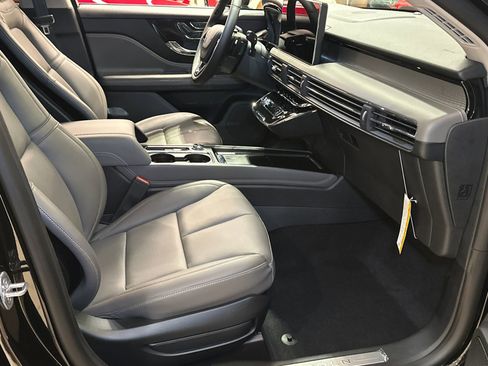 New 2026 Lincoln Corsair Premiere image 10