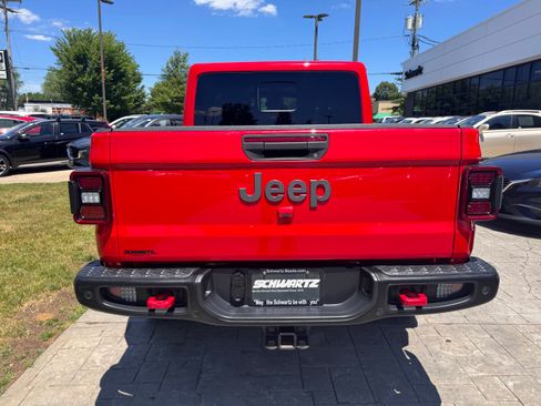 Used 2021 Jeep Gladiator Rubicon AWD/4WD image 8