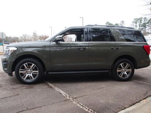 Certified 2024 Ford Expedition XLT image 4