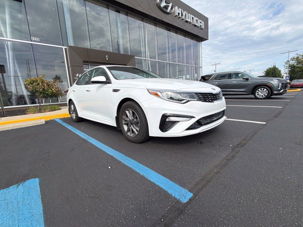 Used 2020 Kia Optima LX FWD image 2