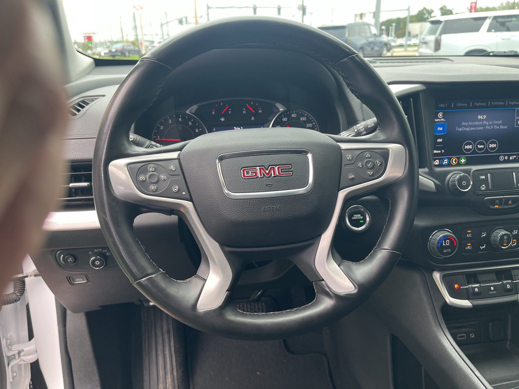 Used 2023 GMC Terrain SLT AWD/4WD image 18