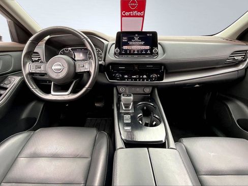 Used 2022 Nissan Rogue SV w/ SV Premium Package image 16