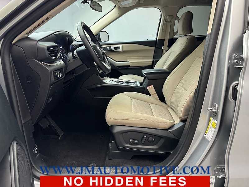 Used 2023 Ford Explorer XLT AWD/4WD image 12