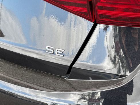 Used 2025 Volkswagen Jetta SE FWD image 22