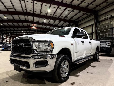 Used 2022 RAM 2500 Tradesman w/ Chrome Appearance Group AWD/4WD image 8