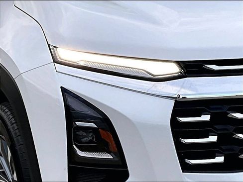 Used 2025 Chevrolet Equinox LT AWD/4WD image 34