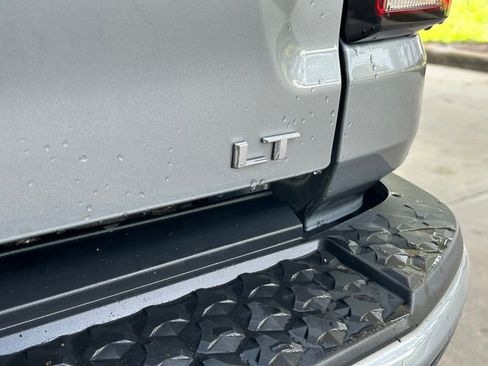 Used 2024 Chevrolet Colorado LT RWD image 21