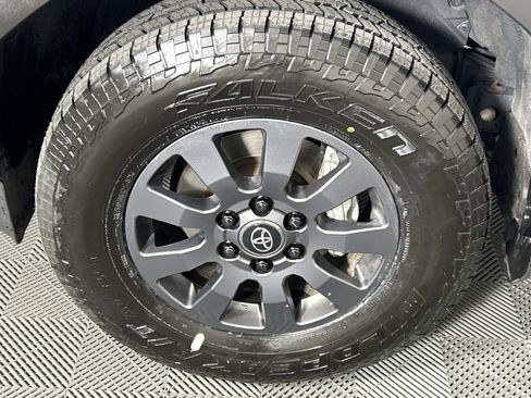 Used 2024 Toyota Land Cruiser image 9