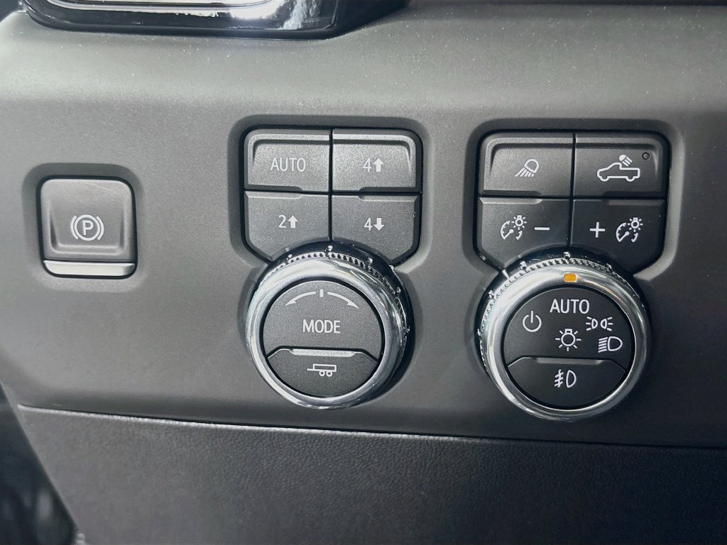 New 2026 GMC Sierra 3500 AT4 AWD/4WD image 10