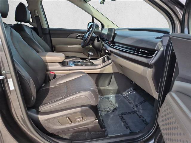 Used 2026 Kia Carnival EX FWD image 22