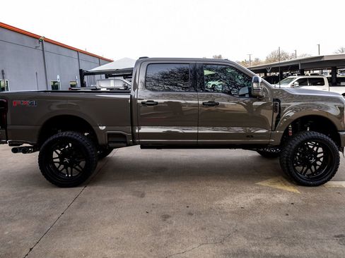 Used 2026 Ford F250 Platinum w/ Platinum Plus Package image 11