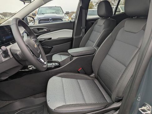 New 2026 Chevrolet Trax LT w/ Driver Confidence Package image 32