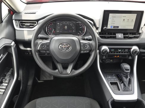 Used 2025 Toyota RAV4 XLE w/ Convenience Package FWD image 9