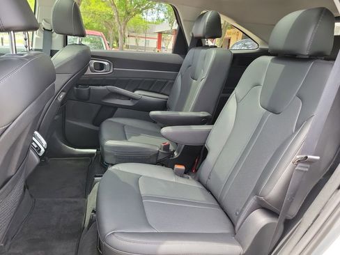 Used 2023 Kia Sorento SX AWD/4WD image 12