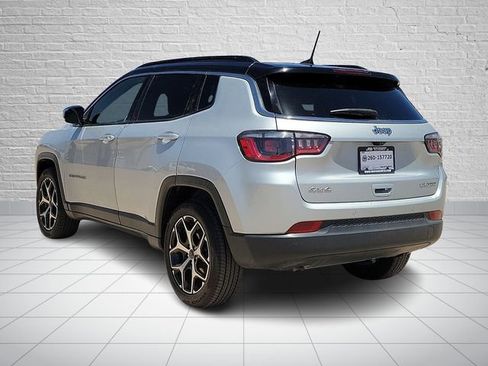 Used 2025 Jeep Compass Limited AWD/4WD image 3