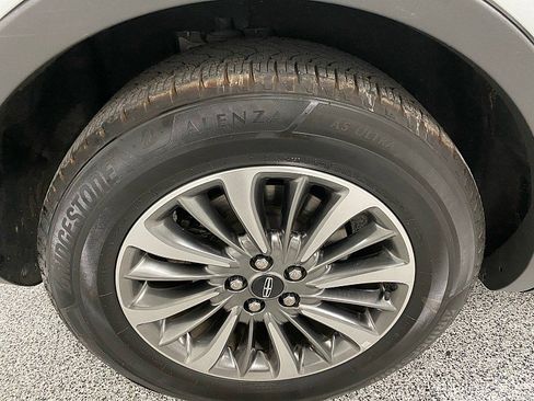 Used 2020 Lincoln Nautilus Reserve image 25