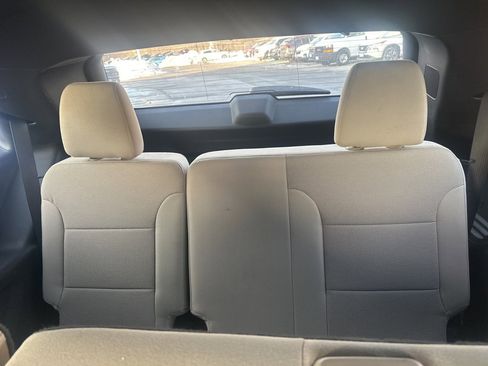 Used 2022 Chevrolet Traverse LS image 13