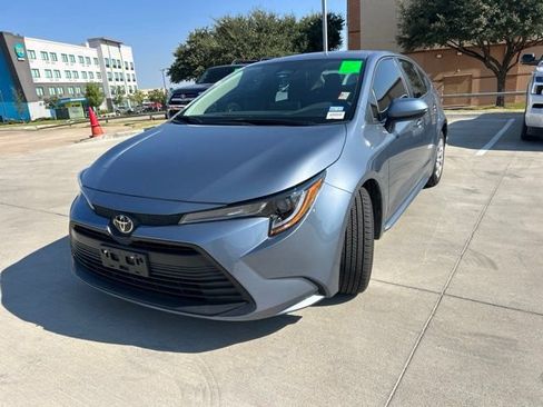 Used 2025 Toyota Corolla LE FWD image 7