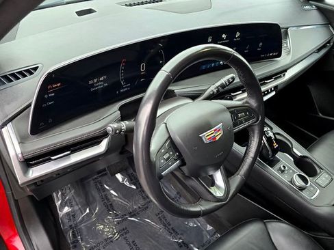 Used 2024 Cadillac XT4 Premium Luxury image 16