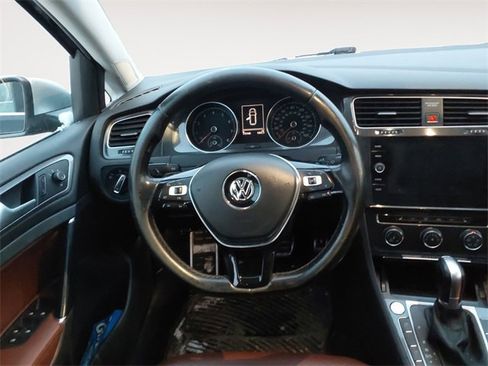 Used 2018 Volkswagen Golf Alltrack image 12