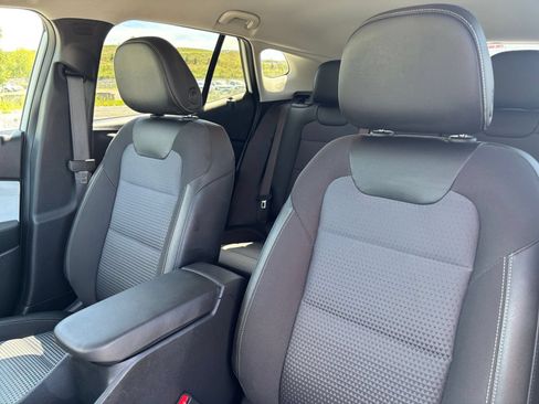 Used 2025 Chevrolet Trax LT FWD image 28