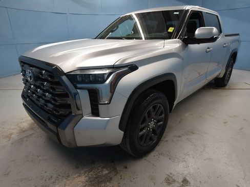Used 2022 Toyota Tundra Platinum w/ Advanced Package AWD/4WD image 33