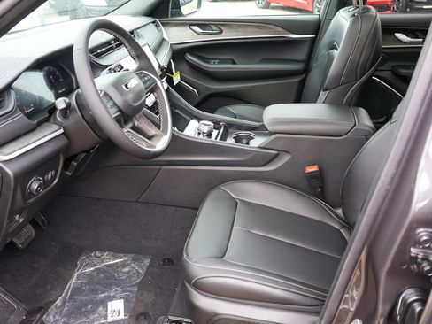 New 2026 Jeep Grand Cherokee L Limited w/ Limited Altitude Package image 5