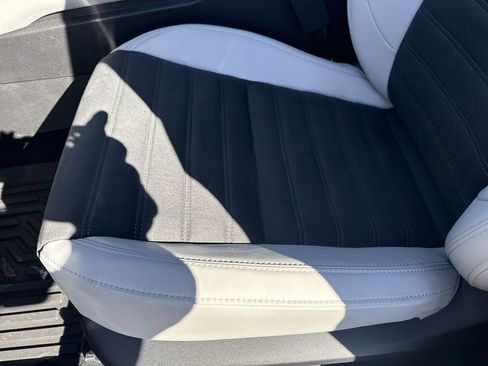 New 2025 Mitsubishi Outlander SE image 9