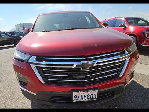 Used 2023 Chevrolet Traverse LT image 4