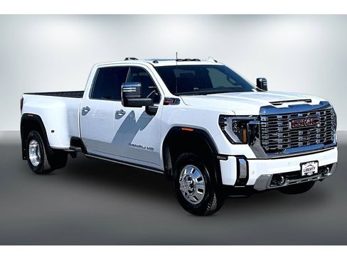 New 2026 GMC Sierra 3500 Denali w/ Denali Reserve Package AWD/4WD image 2
