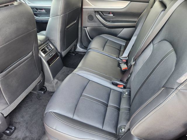 Used 2024 MAZDA CX-90 Plug-In Hybrid w/ Preferred AWD/4WD image 32