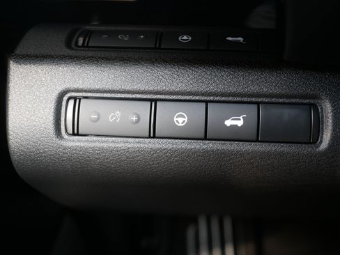Certified 2025 Nissan Pathfinder SV AWD/4WD image 26