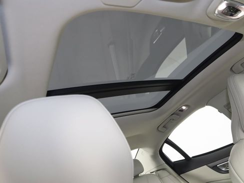 Used 2020 Volvo S60 T6 Momentum w/ Protection Package image 11