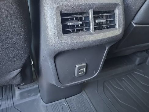 Certified 2024 GMC Terrain SLE w/ Driver Convenience Package FWD image 32