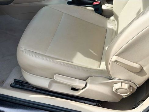 Used 2014 Volkswagen Beetle 1.8T image 19