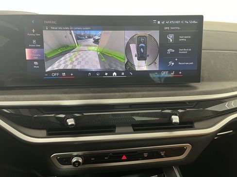 Used 2024 BMW X7 xDrive40i w/ Premium Package image 17