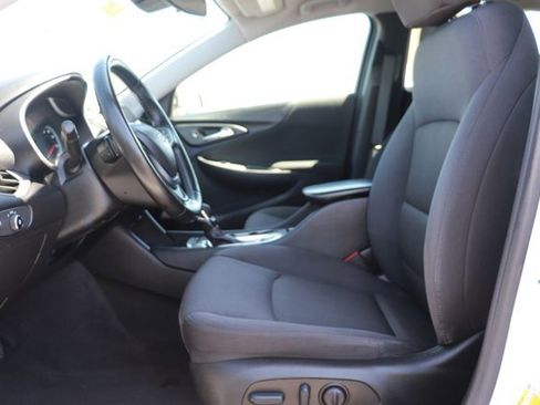 Used 2023 Chevrolet Malibu RS FWD image 12