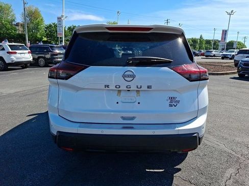 Used 2024 Nissan Rogue SV FWD image 7