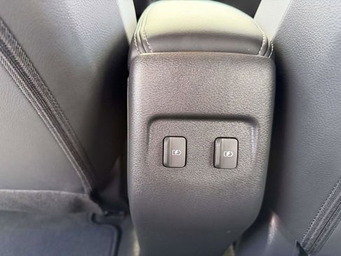 Used 2023 Nissan Kicks SR w/ SR Premium Package image 19