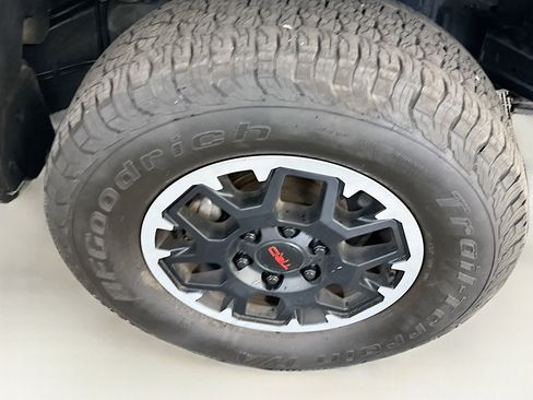 Used 2024 Toyota Tacoma TRD Off-Road AWD/4WD image 11