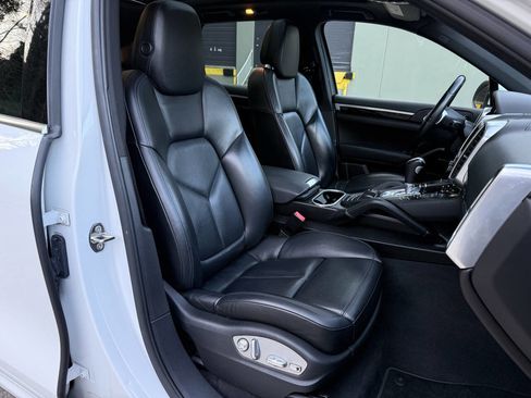 Used 2012 Porsche Cayenne S image 21