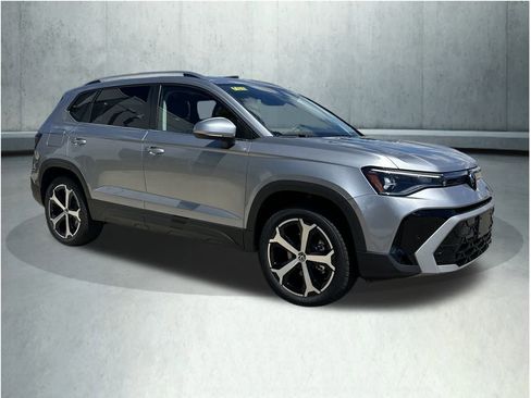 New 2025 Volkswagen Taos SEL image 7