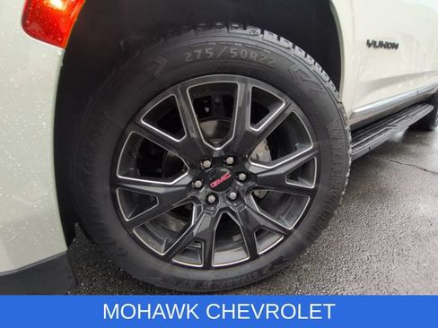 Used 2023 GMC Yukon XL SLT w/ SLT Luxury Package AWD/4WD image 7