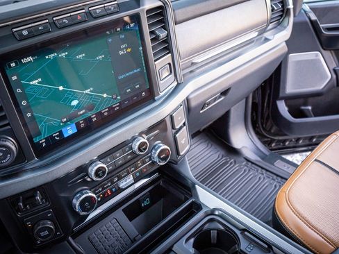 Used 2023 Ford F350 Platinum image 29