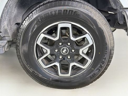 Used 2023 Ford Bronco Outer Banks AWD/4WD image 32